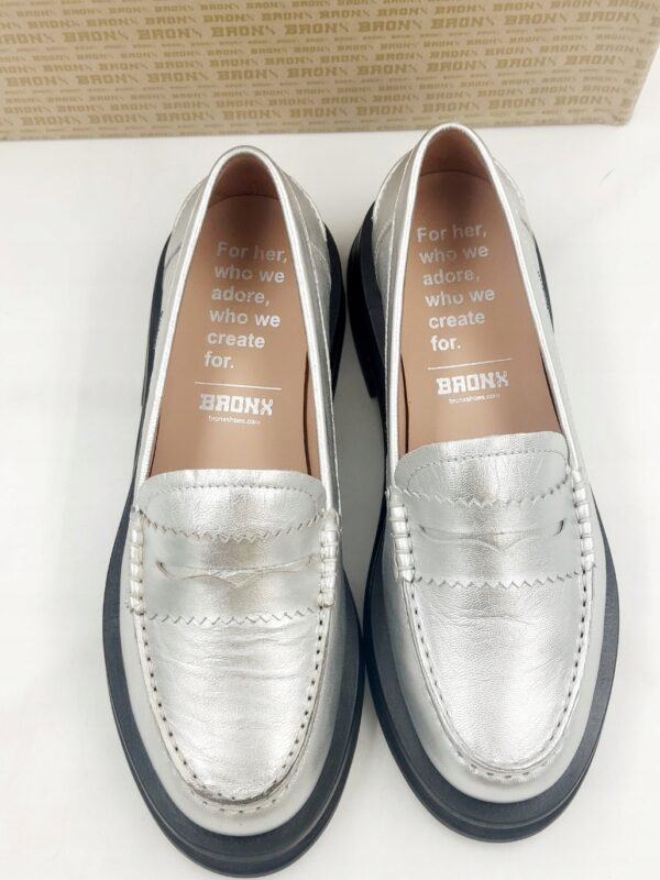 Damskie czółenka skórzane srebrne Bronx loafers R.37 BR83F
