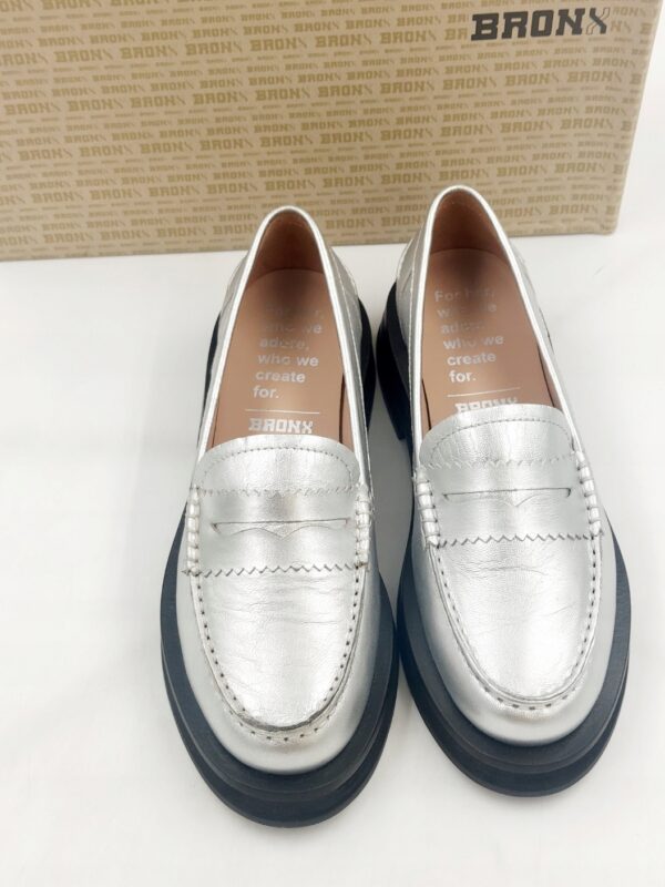 Damskie czółenka skórzane srebrne Bronx loafers R.37 BR83F