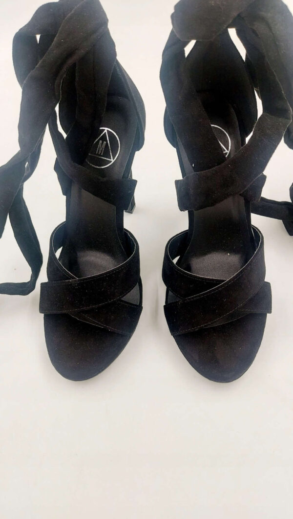 Missguided czarne sandały na obcasie R.36 MI31M