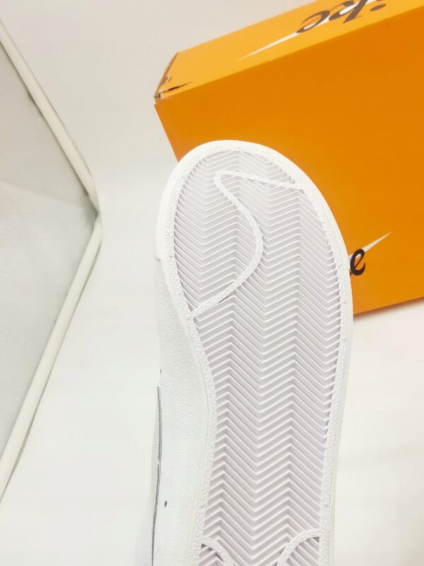 Obuwie sportowe NIKE BLAZER MID 77 R.38 NI10h