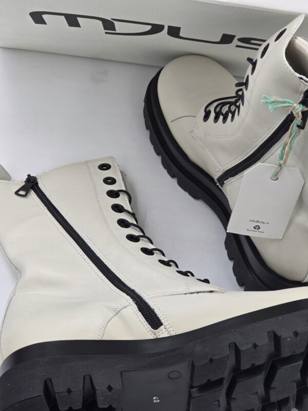 Damskie buty botki ze skóry naturalnej białe MJUS R.40 MJ12W