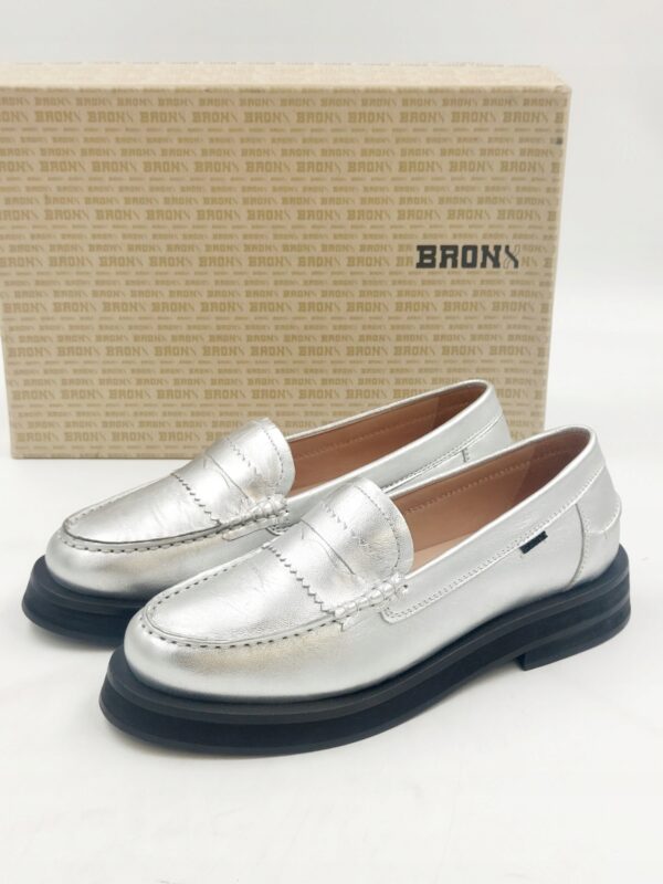 Damskie czółenka skórzane srebrne Bronx loafers R.37 BR83F