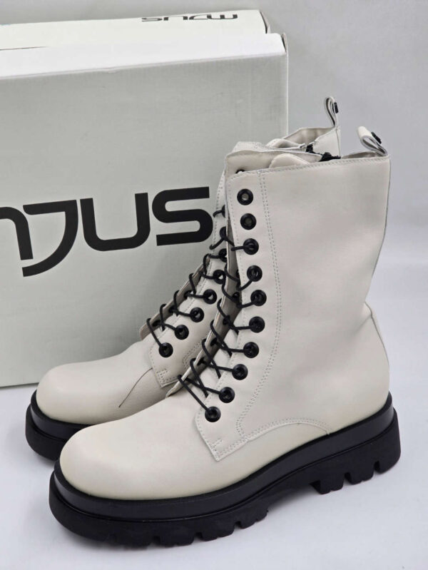 Damskie buty botki ze skóry naturalnej białe MJUS R.40 MJ12W