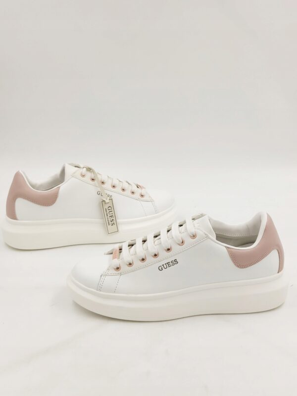 Sneakersy ze skóry białe GUESS-SOLERNO platforma R.41 GU7D