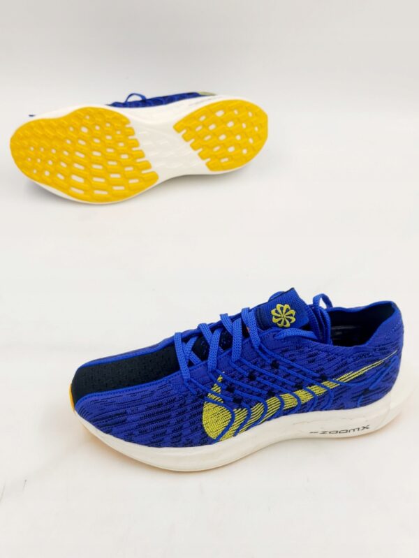 Buty do biegania Nike Pegasus Turbo Next R.39 NI7