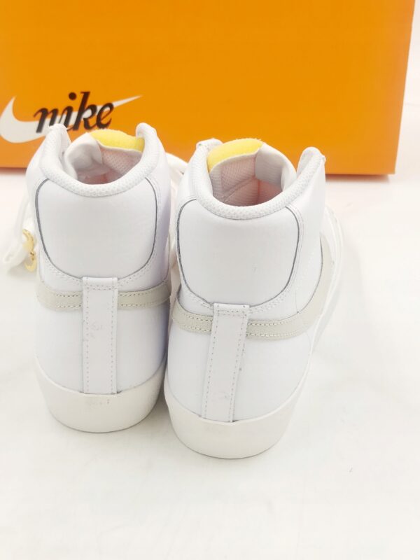Obuwie sportowe NIKE BLAZER MID 77 R.38 NI10h