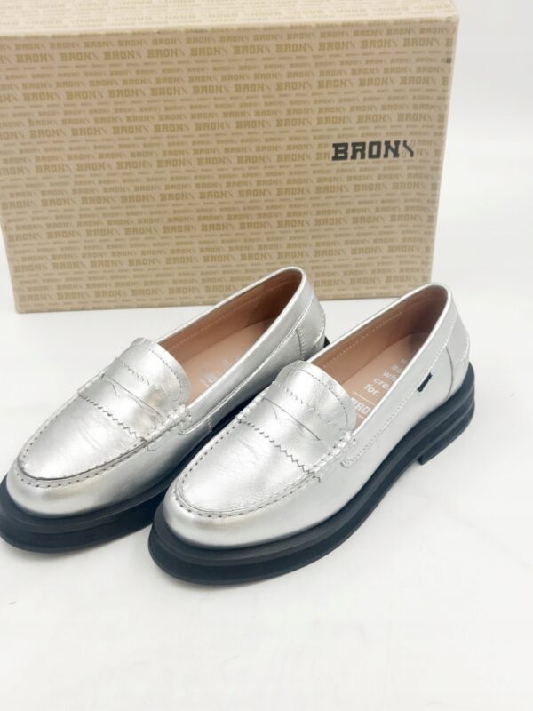 Damskie czółenka skórzane srebrne Bronx loafers R.37 BR83F