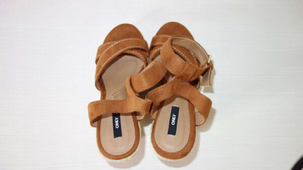 Espadryle na koturnie brązowe ONLY R.37 ON90W