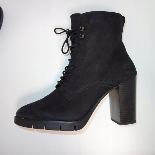 Tamaris sztyblety skórzane na obcasie R.40 TA62W