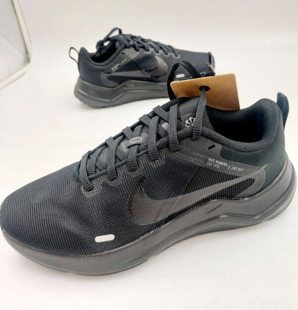 Buty do biegania Nike Downshifter R.37,5 NI8S