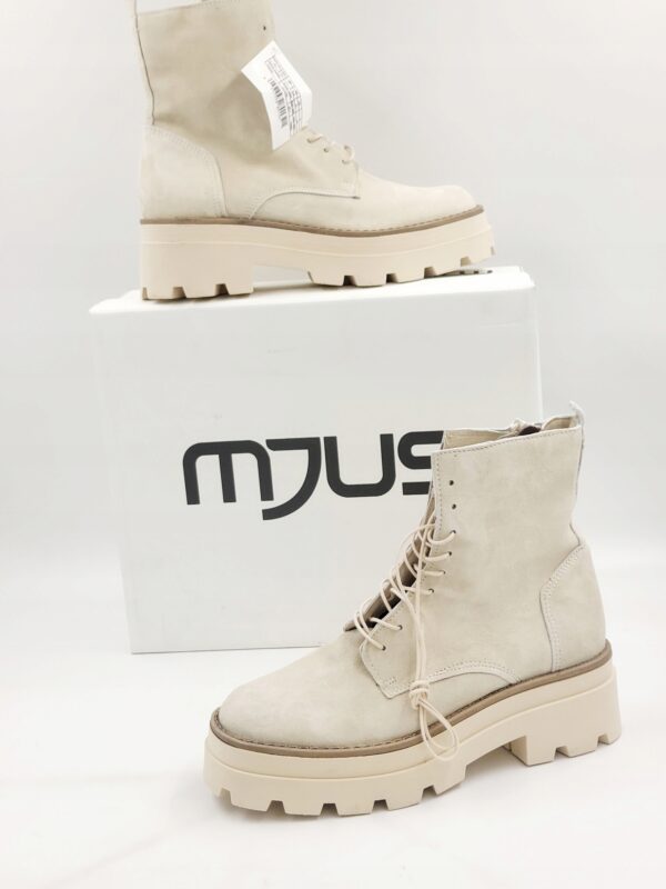 Buty ze skóry zamszowej beżowe na zamek MJUS R.41 MJ88L