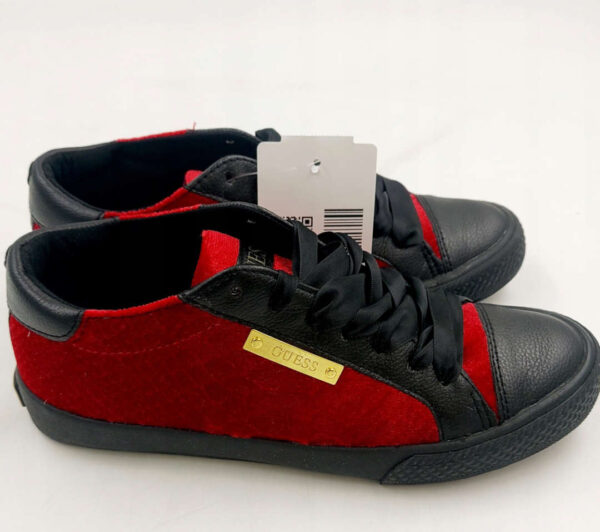 Sneakersy GUESS welurowe R.35 GU0M
