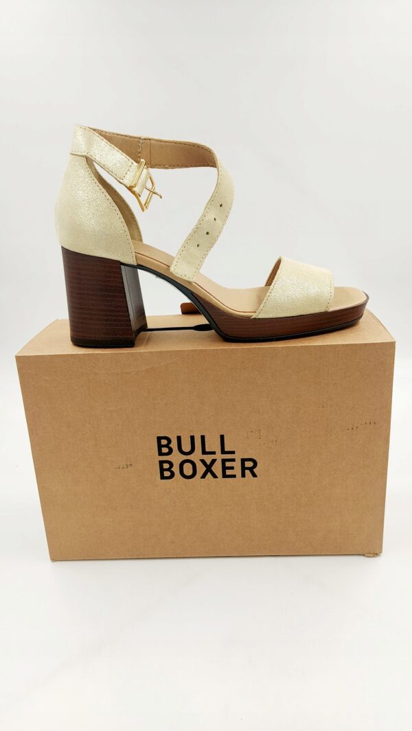 c8e0dd97f9c1ec1214506fb010bf6ed6.jpg Bullboxer Chodaki Sandały na klocku R.42 BU73S