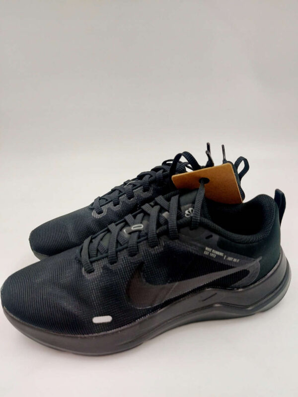 Buty do biegania Nike Downshifter R.37,5 NI8S