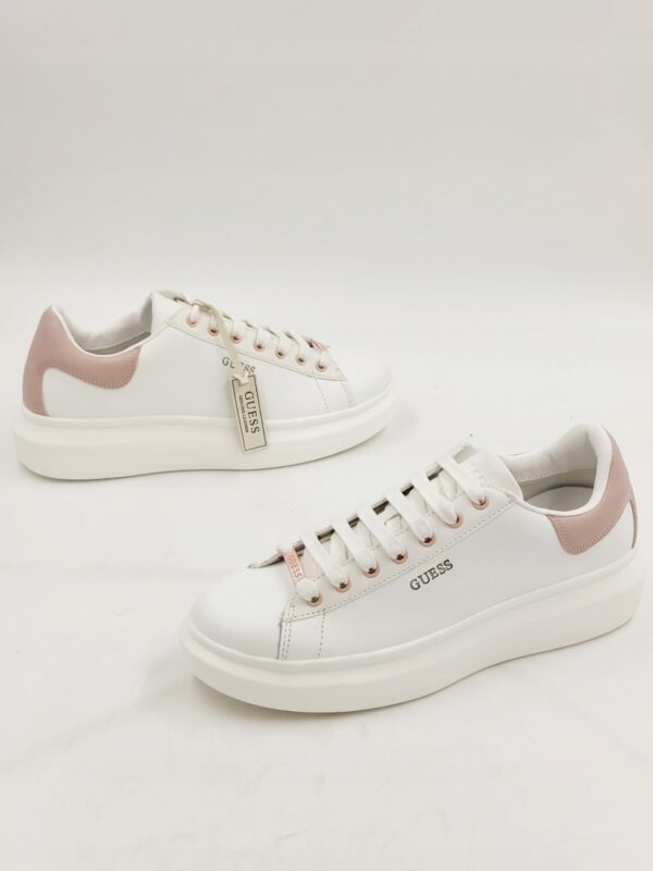 Sneakersy ze skóry białe GUESS-SOLERNO platforma R.41 GU7D