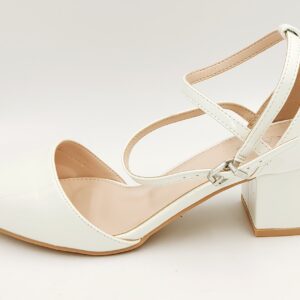 RAID Avia lakierowane czółenka białe R.39 RA42S