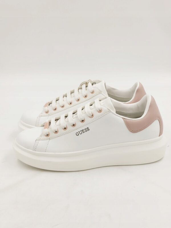 Sneakersy ze skóry białe GUESS-SOLERNO platforma R.41 GU7D