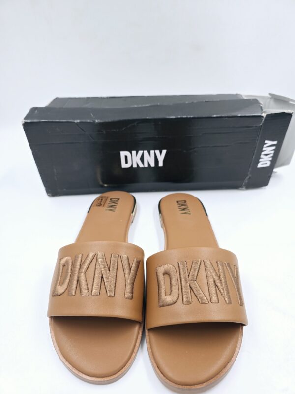 DKNY Klapki skórzane WAVERLY Brązowe  R.38  DK84T