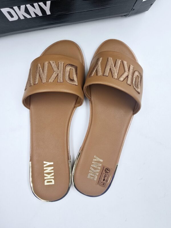 DKNY Klapki skórzane WAVERLY Brązowe  R.38  DK84T