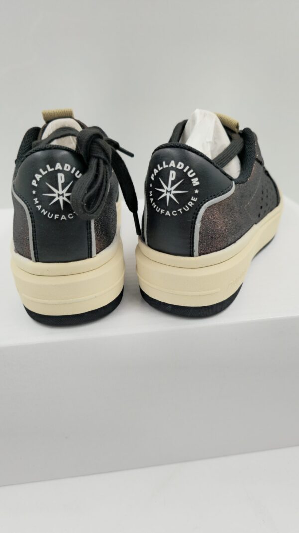 Sneakersy niskie skórzane Palladium  metaliczne szare  R.36 PA92D