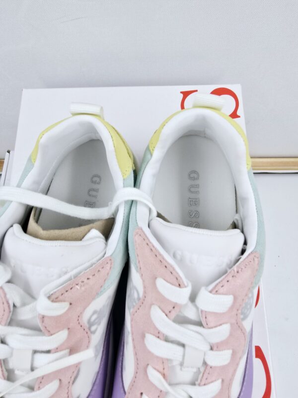 Sneakersy  damskie Guess FL6LCKF LILPE pastelowe kolory  R.40 GU38W
