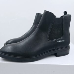 20250321_092345 Sztyblety Calvin Klein czarne botki wsuwane R.39 CA12L