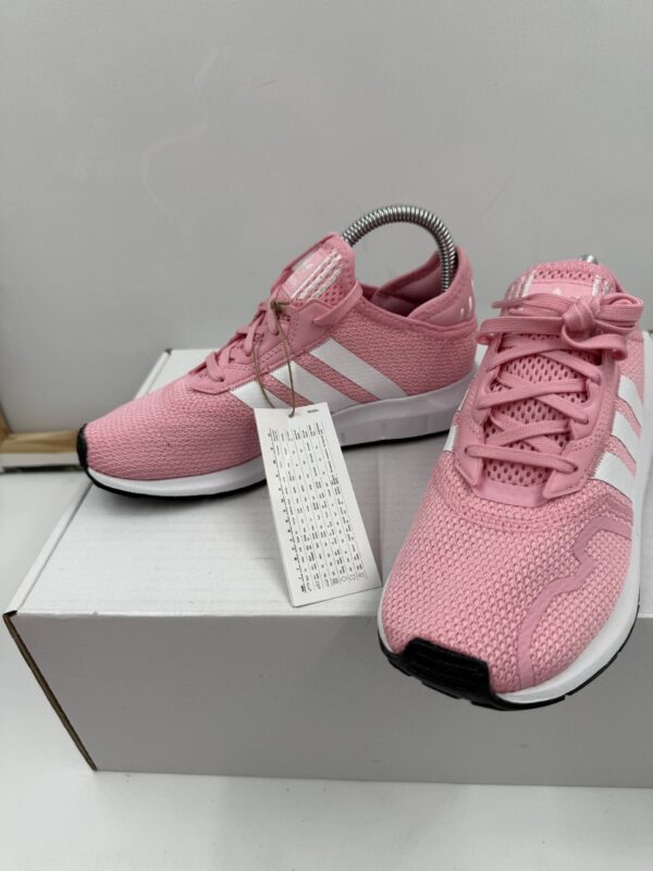 Buty Adidas Sneakeersy Swift Run Różowe R.35 AD32W